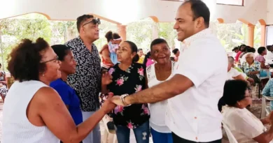 En Dajabón, madres reconocen labor de Salvador Holguín