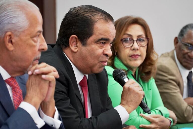 Fuerza del Pueblo aboga por que se garantice un ejercicio más eficiente al derecho a la salud