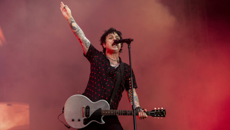 «¡Que se joda Estados Unidos!»: Líder de Green Day renunciará a su ciudadanía