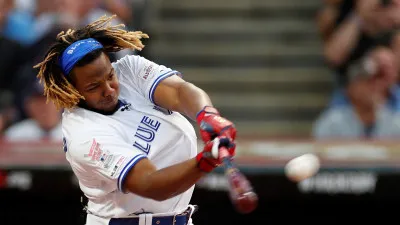 Guerrero Jr. conecta jonrón y lidera poderoso ataque de Azulejos ante Orioles