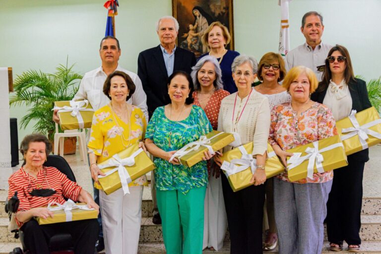En su 50 aniversario: El Instituto de Ayuda al Sordo Santa Rosa rinde homenaje a sus fundadores