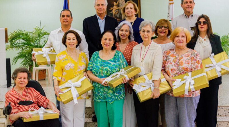 En su 50 aniversario: El Instituto de Ayuda al Sordo Santa Rosa rinde homenaje a sus fundadores