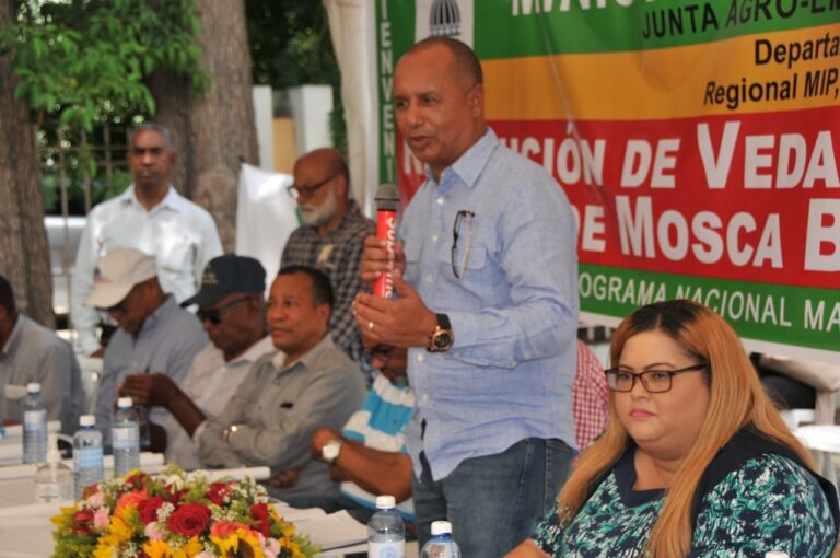 Ministerio de Agricultura iniciará veda cultivos hospederos de mosca blanca en julio