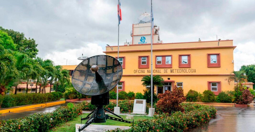 Onamet vigila zona de aguaceros que tiene 10% de convertirse en ciclón tropical