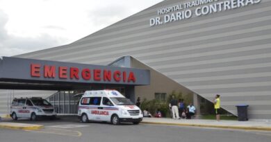 Estricta custodia policial en hospital para cuidar sobreviviente de balacera en San Isidro