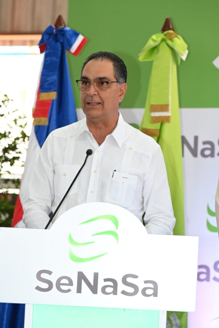 SeNaSa realiza jornada de afiliación en el sector Pekín de Santiago