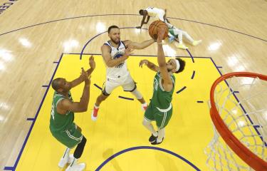 Warriors empatan la final de la NBA 1-1 contra los Celtics