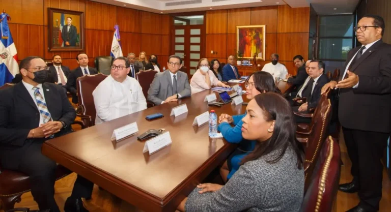 Autoridades trazan plan de urgencia para ejecutar en La Victoria