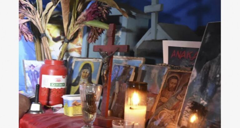 Apresan a varios supuestos brujos acusados de estafar a una señora en San Juan