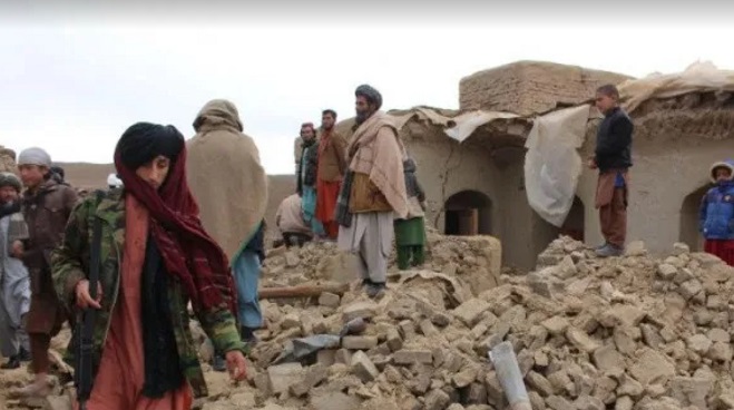 Elevan a 920 los muertos y 600 heridos por el terremoto en Afganistán
