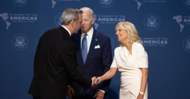 Biden y Abinader intercambian saludos en inicio de la Cumbre