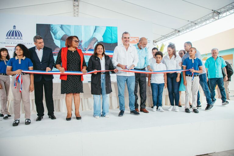 Abinader inaugura e inicia obras en Santo Domingo Norte por más de 230 millones