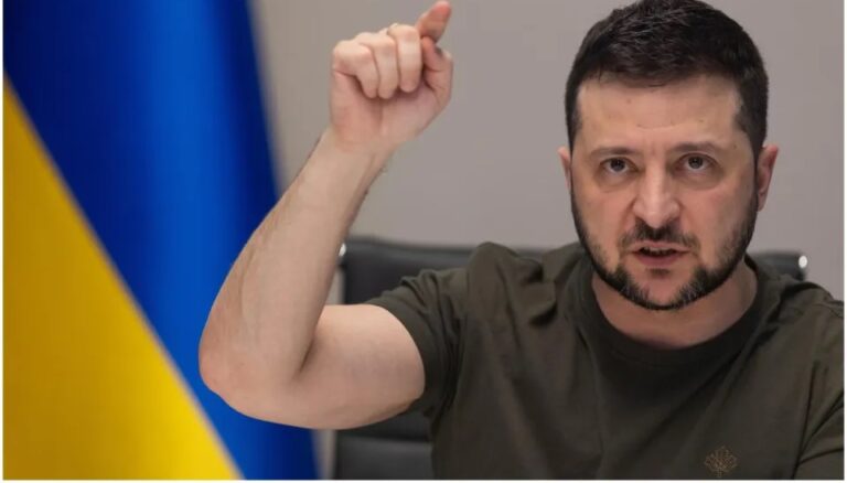 UCRANIA: El Presidente despide altos funcionarios por «traición»