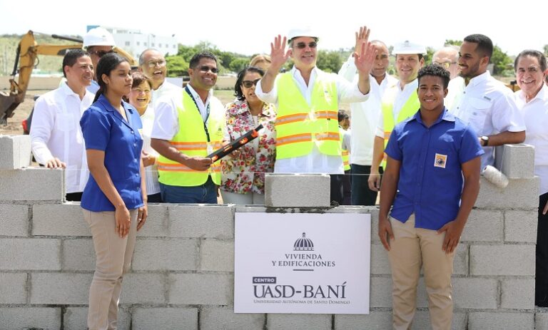 Gobierno invierte más de 5,000 millones en centros de la UASD