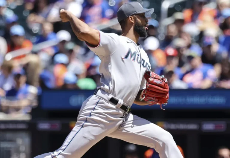 ¡Ahora es una ganga! Sandy Alcántara escala a la cima