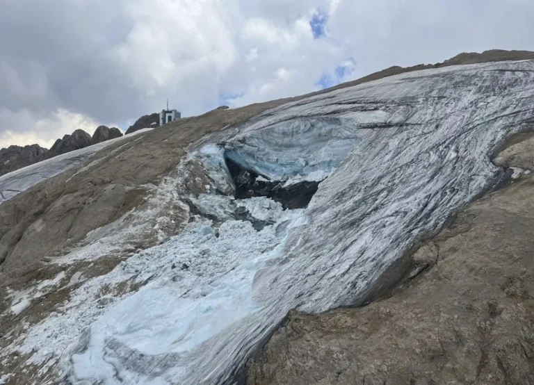Aumentan a 20 los desaparecidos tras desprendimiento de glaciar en Italia