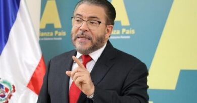 Alianza País reitera aumento salarial debe ser obligatorio y del 25%