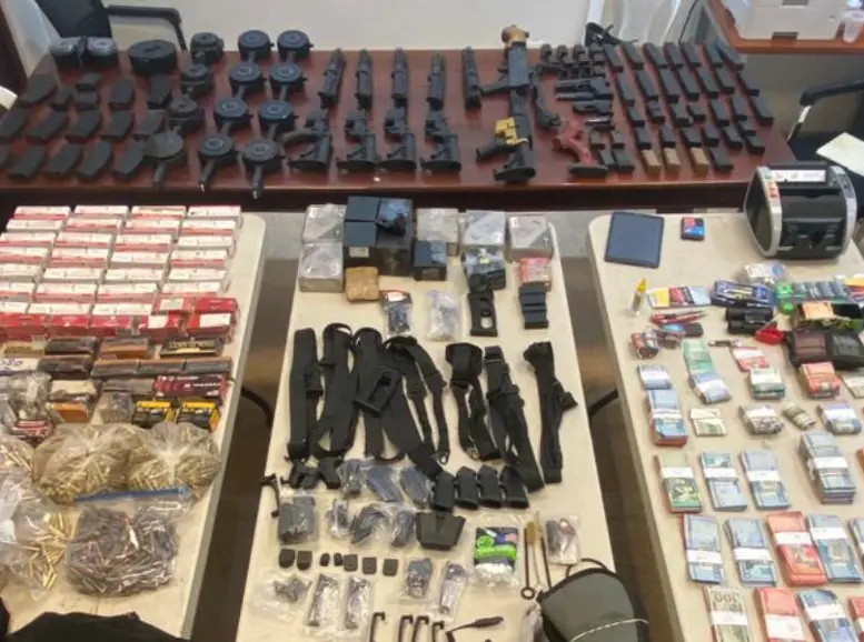 Autoridades persiguen remanentes red de traficantes de armas