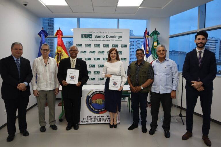 CEF.- Santo Domingo y Codofumatae firman acuerdo promoverá formación profesional