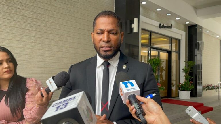 Diputado Edwin Mejía: El país necesita un presidente como el alcalde que tiene Santiago
