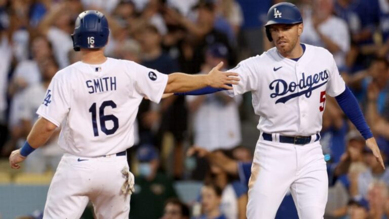 Dodgers propinan paliza a Padres tras homenaje al legendario Vin Scully