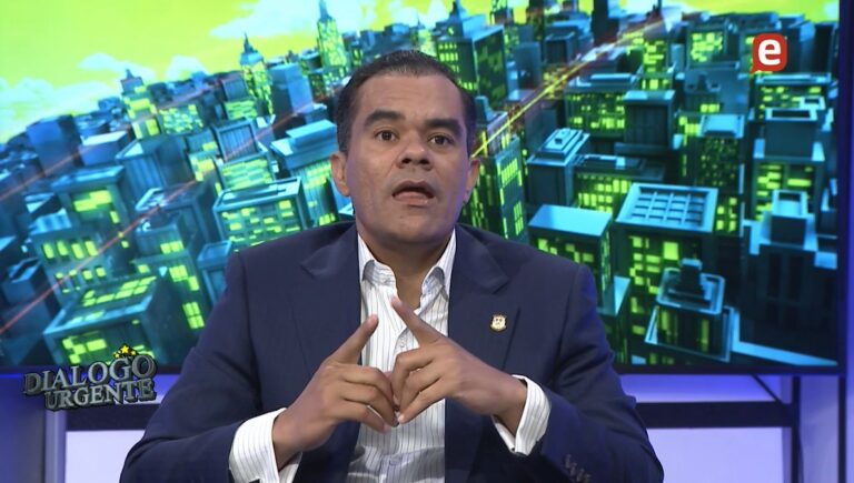 Diputado Elías Báez se queja de que hay muchos funcionarios que se creen dioses