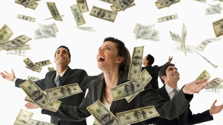 No lea esto: Homo homini lupus