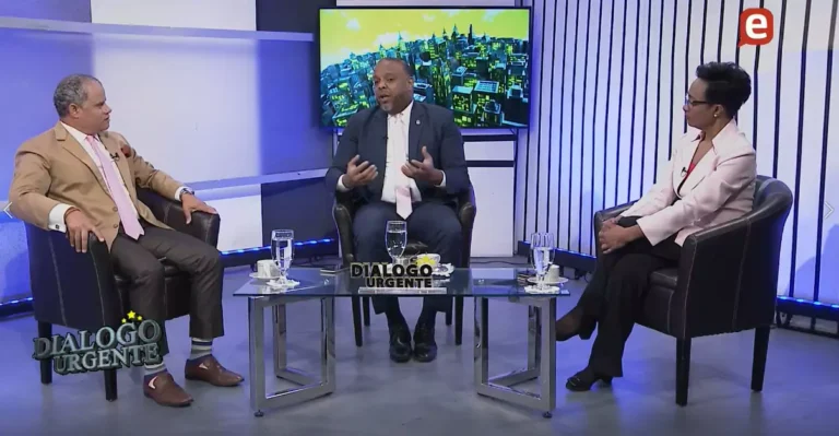 Diputado Luis Henríquez pide a Manuel Jiménez que siga cantando y deje alcaldía SDE
