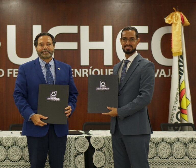 UNIREMHOS firma alianza con universidad de Ecuador para impulsar proyectos de investigación, programas especializados e intercambio de estudiante