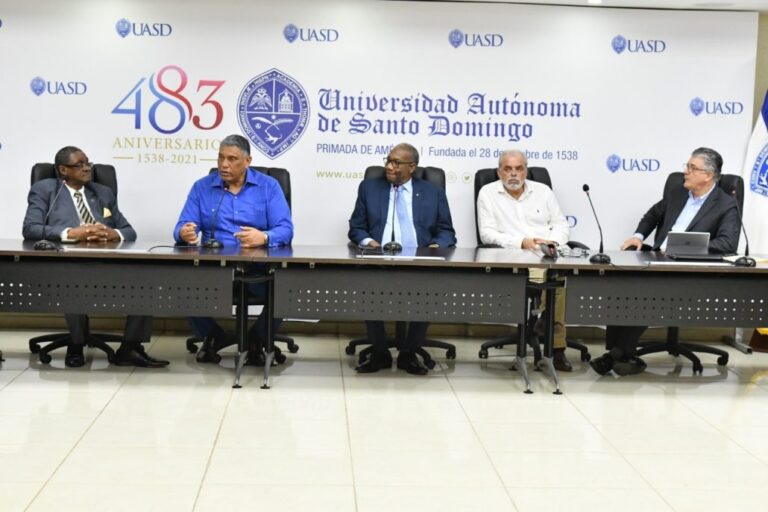 Chú Vásquez agradece a rector UASD por apoyar a policías para que cursen licenciaturas