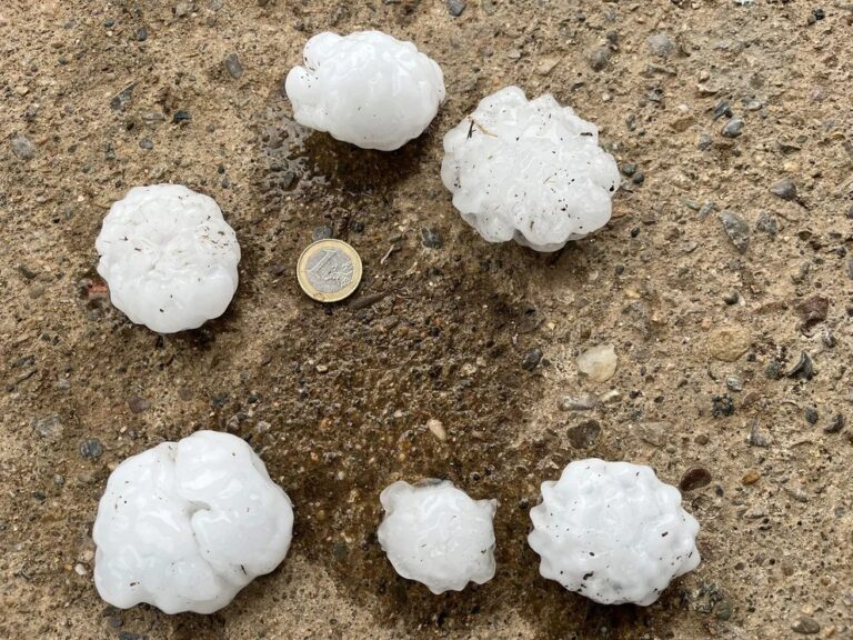 Muere bebé por impacto de un granizo durante una tormenta en España