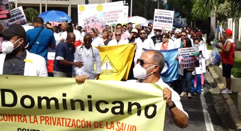 Empleados universitarios marcharán con los médicos «contra abusos ARS y AFP»