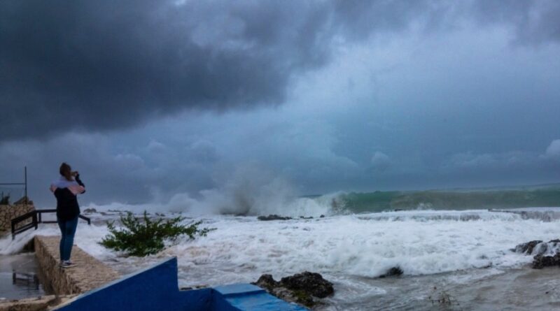 FLORIDA: Alertan contra vientos, marejadas y muchas inundaciones