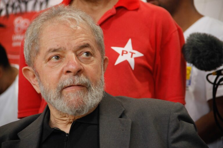 Lula da Silva se mantiene como favorito para ganar presidencia en Brasil