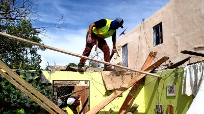 Ministerio de la Vivienda empieza a reparar casas dañadas por Fiona