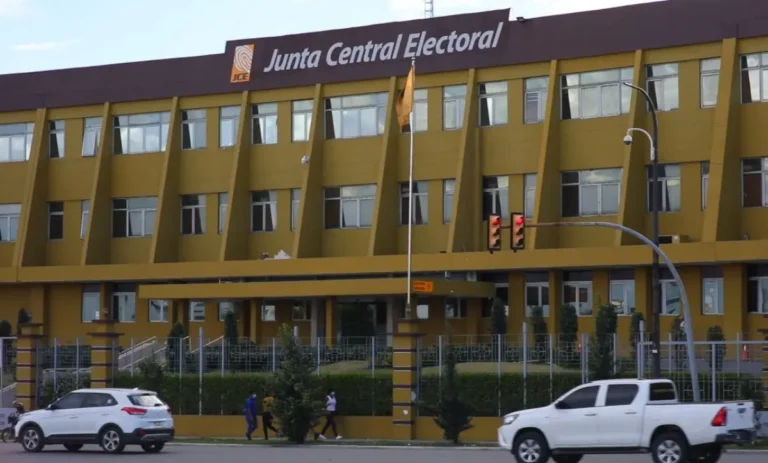 JCE advierte PLD por campaña anticipada