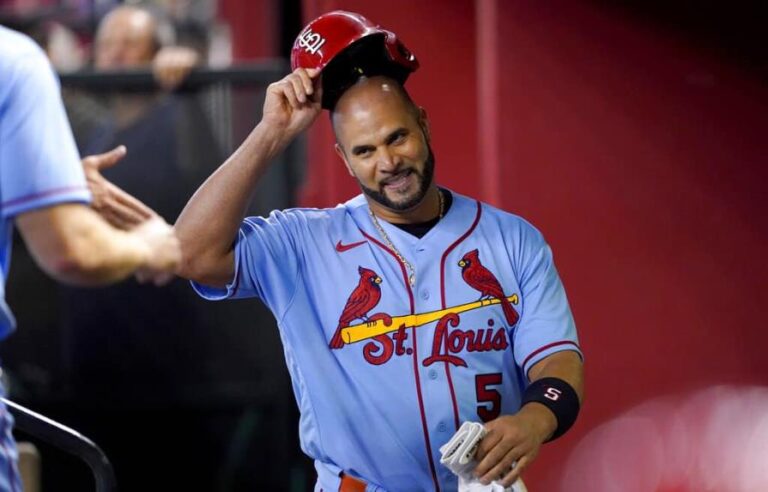 Pujols la saca por segundo día y rebasa A-Rod con 697 jonrones