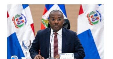 Pá que sierre la bocota: Gobierno coloca impedimento de entrada al exprimer Ministro de Haití, Claude Joseph