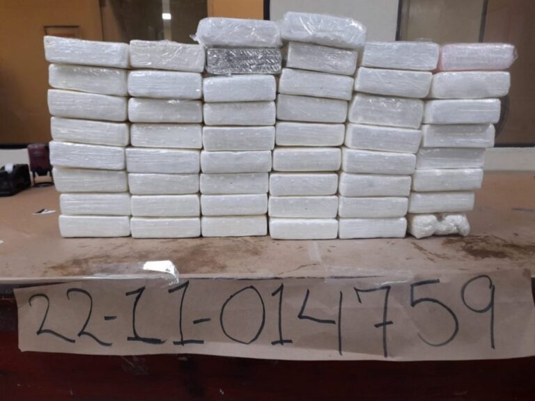 Apresan hombre vinculado a decomiso de 50 paquetes de cocaína en aeropuerto de Punta Cana