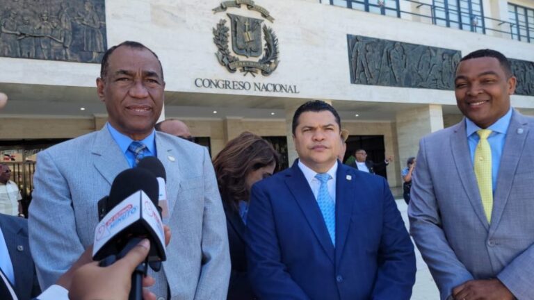 Militares y Policías pensionados solicitan al Congreso modificar Ley orgánica de las FFAA