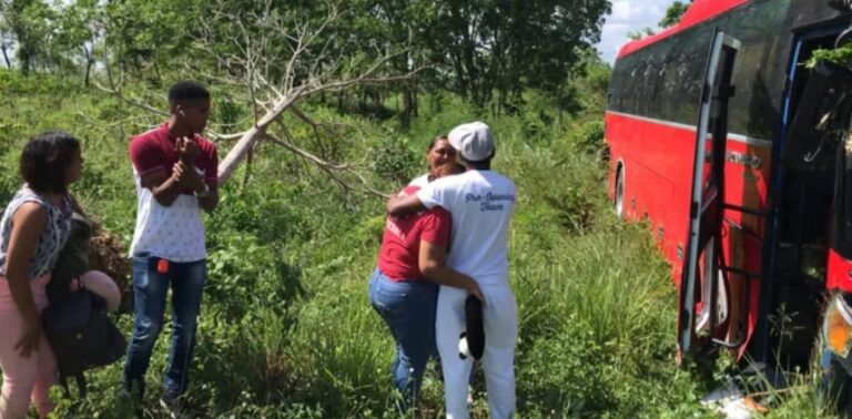 Accidente deja 18 personas heridas en el Boulevard Turístico del Este