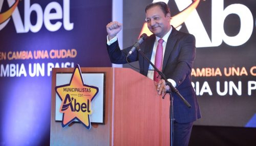 Abel Martínez ganaría consulta PLD, según sondeo
