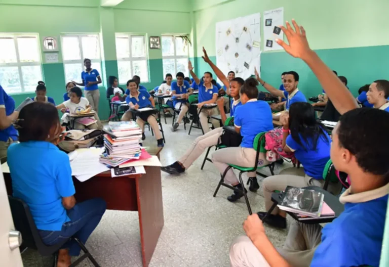 Educación trabaja código manejo violencia escuelas