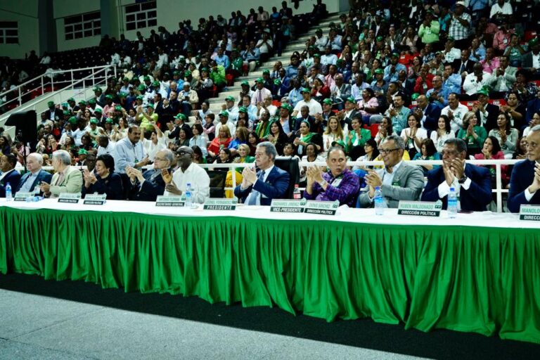 Partido Fuerza del Pueblo eleva 20 mujeres a su dirección política
