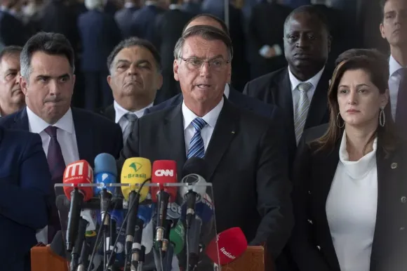 Bolsonaro evita hablar de la derrota pero abre la puerta del traspaso de poder en Brasil