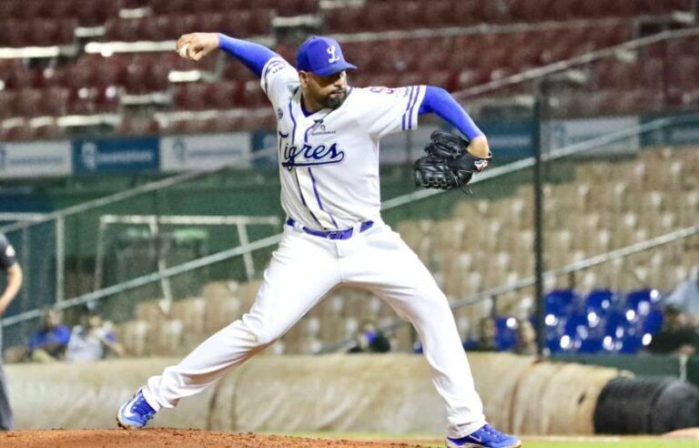 César Valdez lanza una joya y los Tigres del Licey vencen a los Toros
