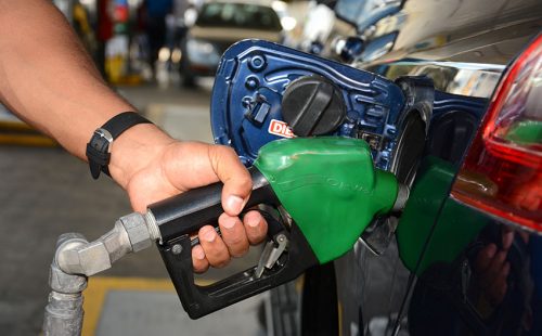 Gobierno subsidia combustibles con RD$326.8 millones esta semana
