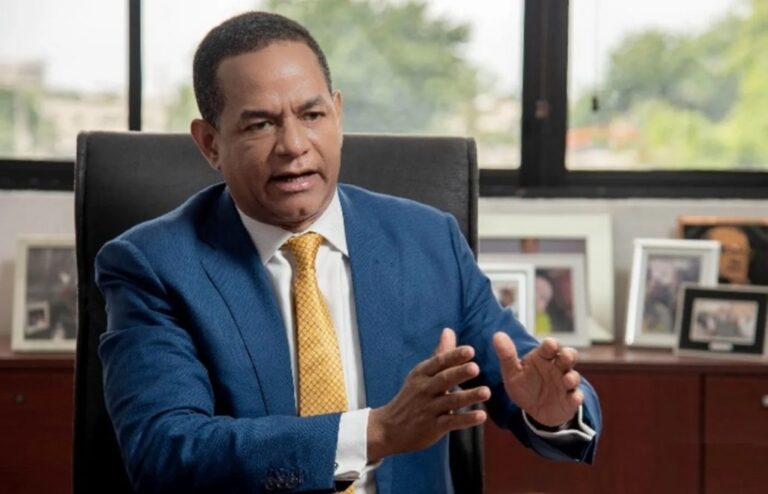 Circula rumor que Julio César Valentín renunciará del PLD en las próximas horas