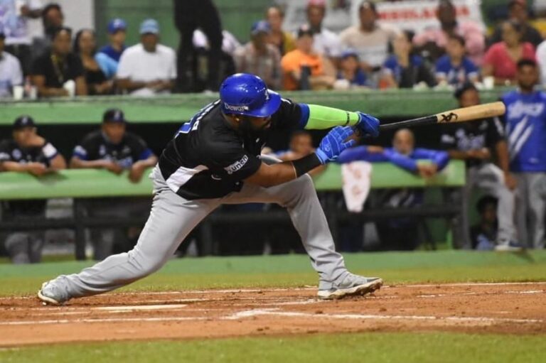 Licey, Aguilas y Toros triunfan en el beisbol profesional dominicano