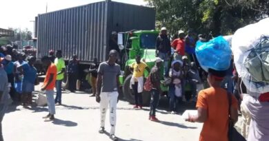 Manifestantes de Haití mantienen bloqueado paso fronterizo con RD